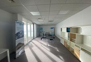 Vente immeuble bureaux Lorient proche hôpital, Péristyle et Naval Group