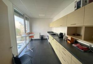 Vente immeuble bureaux Lorient proche hôpital, Péristyle et Naval Group