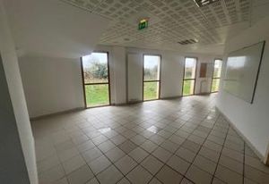 Bureaux à louer Saint-Évarzec - 50 places parking
