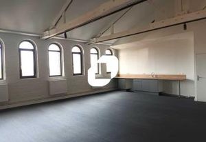 Location bureaux rénovés Lille - Proche métro et bus