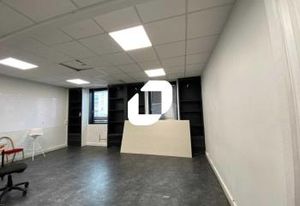 Location bureaux Saint-Denis - Proche RER D, métro et A1