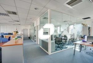 Bureaux à louer Chessy - RER A, A4 et centre commercial