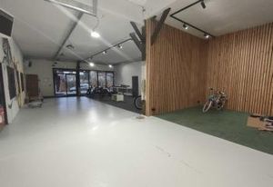 Location local d'activité Versailles - Proche gares et A86