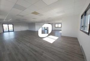 Location bureaux Gazeran - Proche RN10, bus et gare Rambouillet
