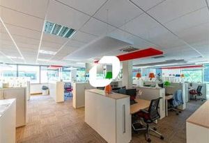 Vente bureaux Serris, proche autoroute A4, RER et bus