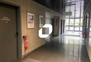 Vente bureaux Guyancourt - Proche gare RER/SNCF et axes autoroutiers