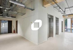 Location bureaux Paris 20 - Proche métro, tramway et périphérique