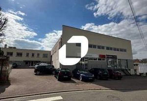 Vente bureaux à Maule, proche gare et autoroute A13