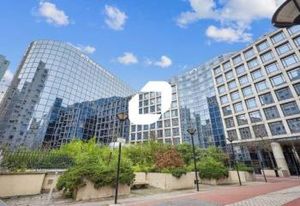 Location bureaux Courbevoie, proche Défense et transports en commun
