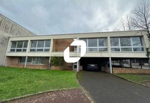 Vente bureaux Saint-Germain-en-Laye, proche sous-préfecture et Tram 13