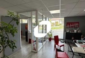 Location bureaux Maule, proche gare et autoroute A13