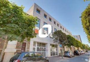Vente bureaux Malakoff, proche commerces et transports en commun