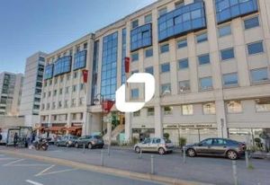 Location bureaux Chaville, proche transports, jardin arboré et restaurant inter-entreprise