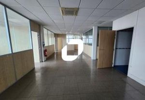 Location bureaux Saint-Cyr-l'École - Pied gare, autoroute et tramway