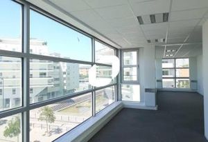 Location bureaux Guyancourt - Proche RER C, SNCF et autoroutes