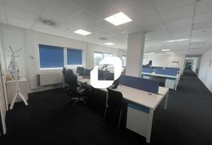 Location bureaux Massy - Proche RER B et C, bus et autoroutes A6 et A10