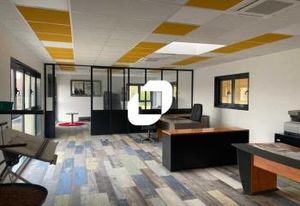 Location bureaux Marines - Proche A15, gare SNCF et bus