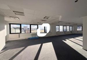 Location bureaux Cergy - Proximité RER A, SNCF, N184 et A15