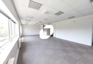 Location bureaux Guyancourt - Proche RER C et grands axes routiers
