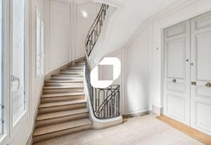 Location bureaux Paris 10 - Proche Gare du Nord et Gare de l'Est