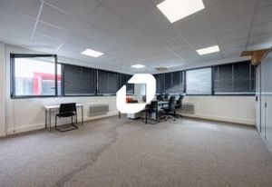 Location bureaux Chanteloup-en-Brie - Proche A4 et RER Val d'Europe