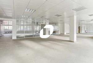 Location bureaux Puteaux - Proche gare, métro, RER et tramway