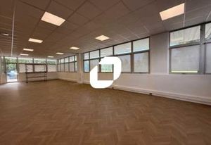Location bureaux Osny - Proche A15 et bus