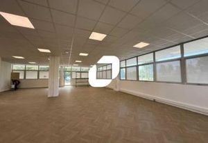 Location bureaux Osny - Proche A15 et bus