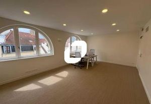 Location bureau Saint-Germain-en-Laye - Proche RER et autoroutes
