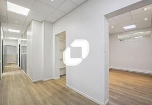 Bureaux à louer Maurepas centre-ville - Proche transports et commerces
