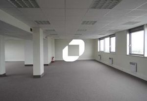Location bureaux Noisy-le-Grand - Proche RER, autoroute et centre commercial