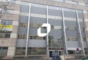 Location bureaux Guyancourt - Proche gare et centre commercial