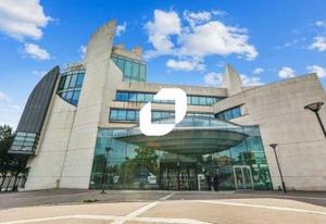 Location bureaux Paris 13 - Proche RER B, tramway T3 et périphérique