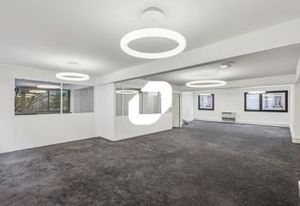 Vente immeuble bureaux Paris 17 - Proche métro et RER Porte de Clichy
