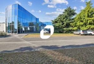 Location bureaux Courcouronnes - Proche RER D et autoroute A6