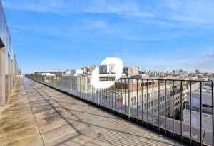 Location bureaux Paris 20 Porte des Lilas métro et tramway