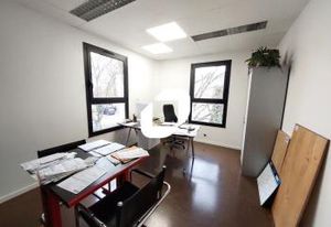 Vente bureaux Magny-les-Hameaux - Proche centre-ville et A12