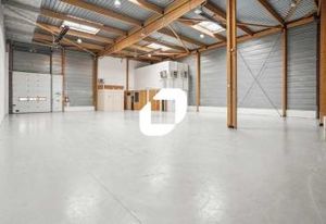 Location local d'activité Le Bourget - Grande hauteur sous plafond