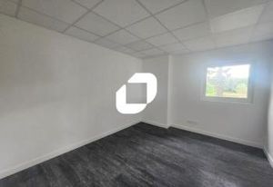 Local d'activité à louer Plaisir - Accès N12 et D31