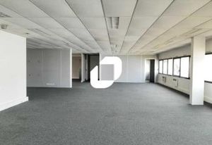 Location bureaux Plaisir - Proche RN12 et A12, A13, A86