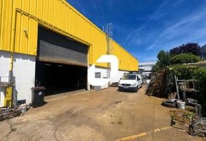 Location bureaux Domont - Zone d'activité, accès poids lourds et PMR