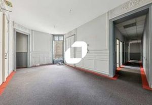 Bureaux haussmanniens Paris 8 rue de Téhéran