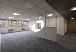 Location bureaux Voisins-le-Bretonneux - Parc tertiaire sécurisé