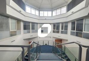 Location bureaux Elancourt - Proche A12, A86 et RER C