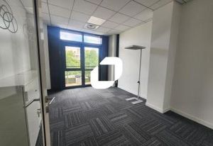 Location bureaux Elancourt - Proche A12, A86 et RER C