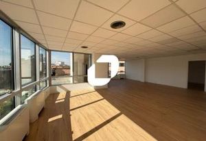 Location bureaux Evry centre - Proche RER D et autoroutes