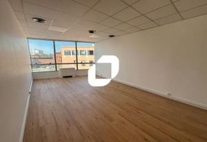 Location bureaux Evry centre - Proche RER D et autoroutes