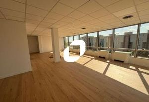 Location bureaux Evry centre - Proche RER D et autoroutes