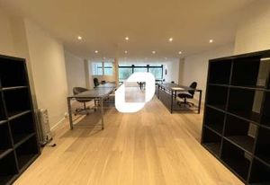 Vente locaux commerciaux Paris 15e vue jardin