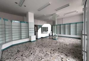 Location local commercial Les Clayes-sous-Bois - Proche gare